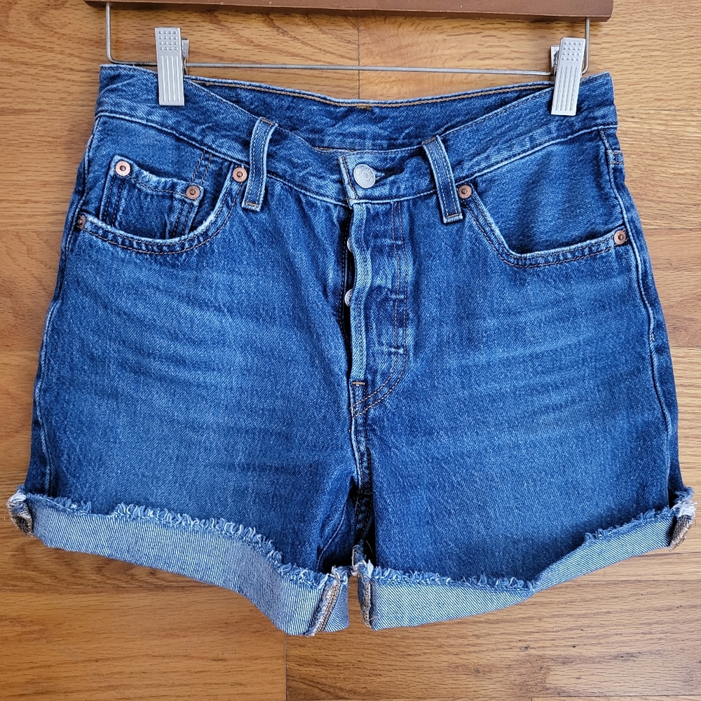 Levi's 501 shorts size 25